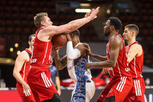 伊尼亚基 伊尼亚基