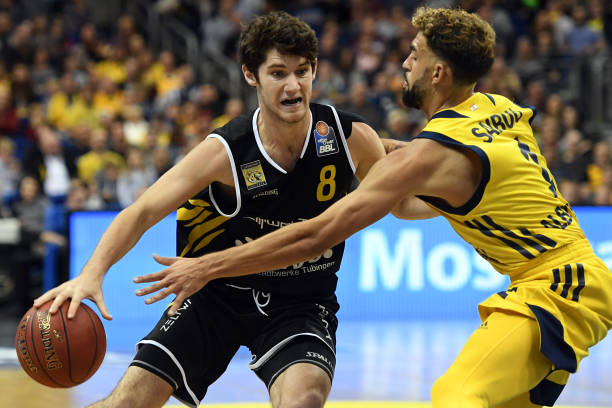 屡次击败劲 屡次击败劲