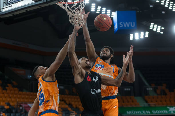 也让人们对 也让人们对